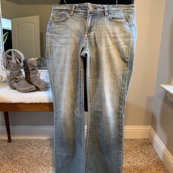 Paige Hollywood Hills Flare Leg Light Wash Jeans Size 29 - Picture 2 of 9